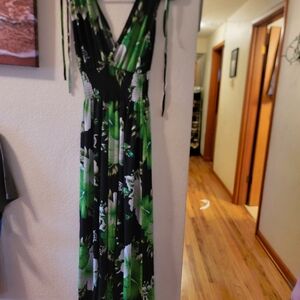 Elegant Green Floral Maxi Dress